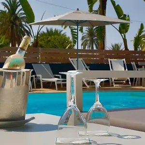 https://hotel-napoleon-menton.fr-provencehotel.com